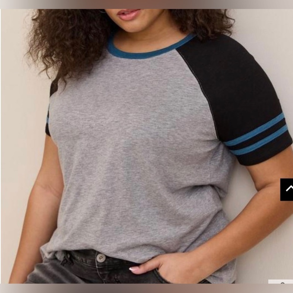 Torrid Classic Fit Super Soft Slub Crew Neck Varsity Raglan Tee Size Medium